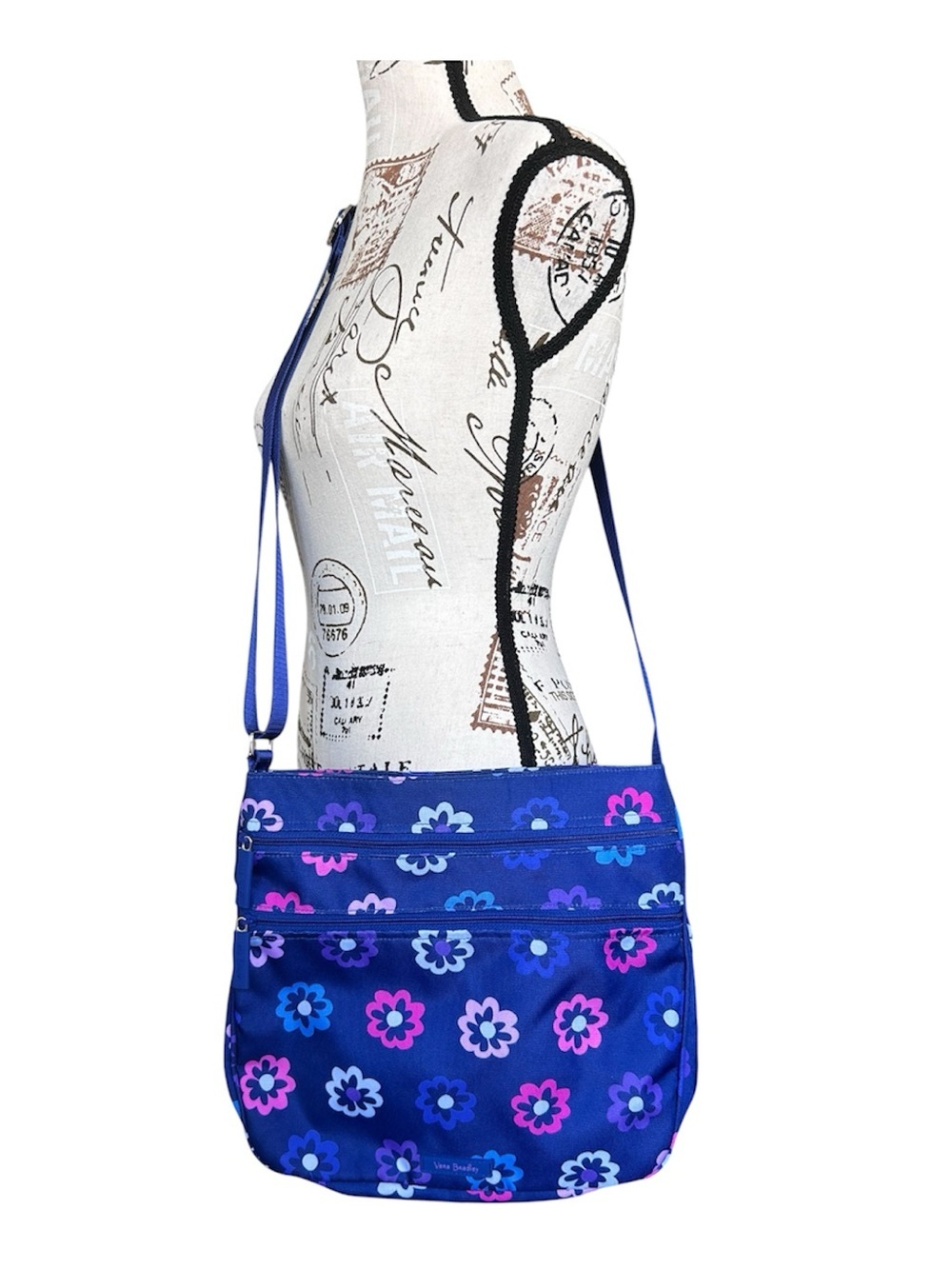 Vera Bradley NWOT Blue with Flower Pattern Messenger style Bag